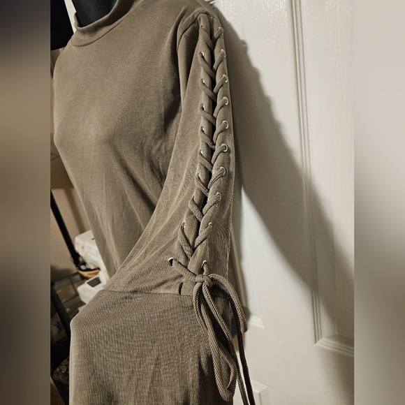 Willow and Root sexy arms size large - Picture 2 of 6